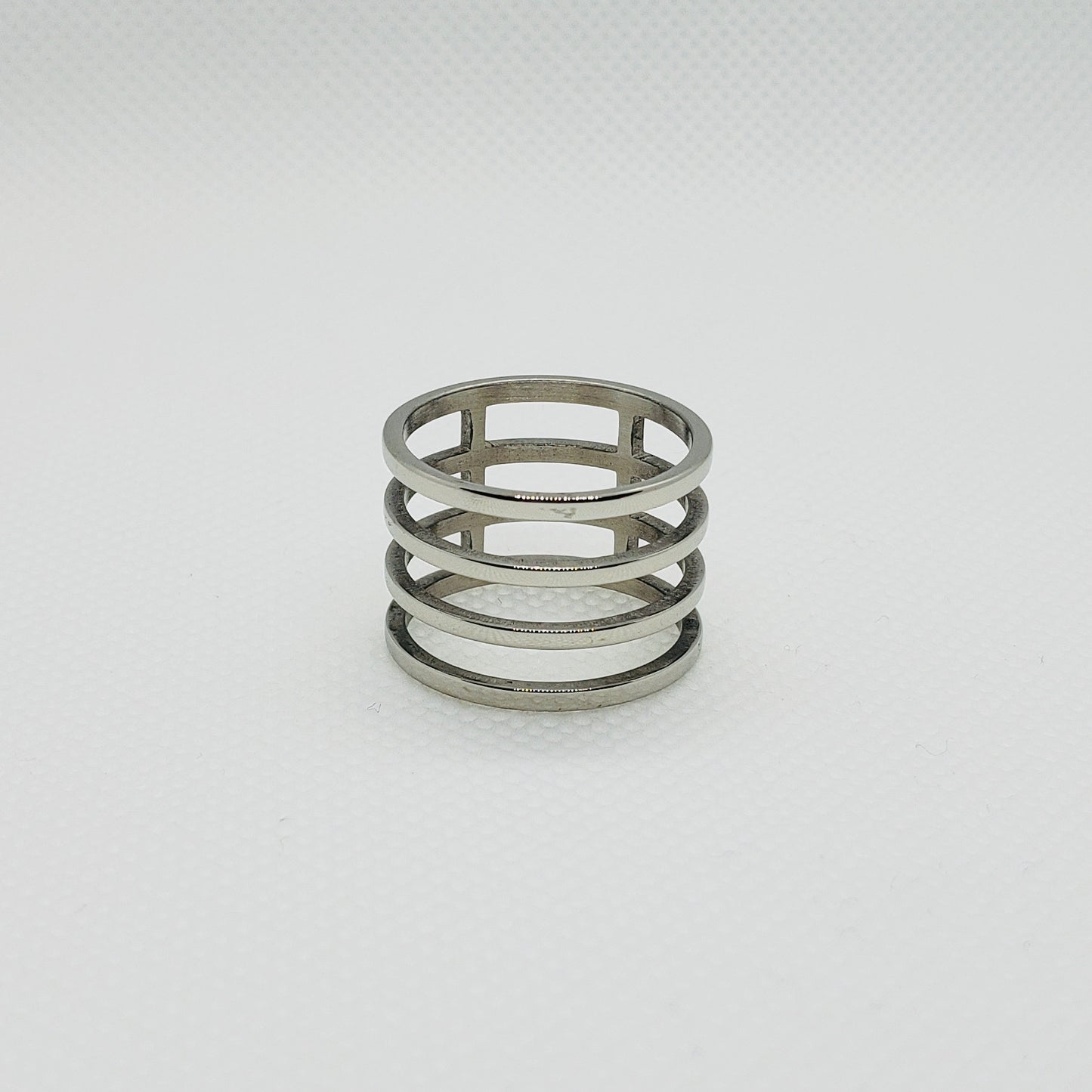 <transcy>Silver lines ring (pc)</transcy>