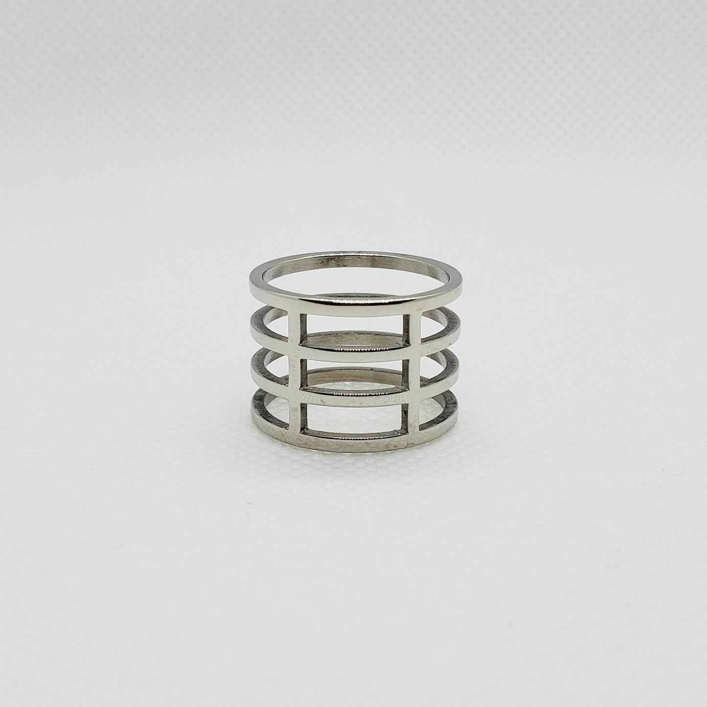 <transcy>Silver lines ring (pc)</transcy>